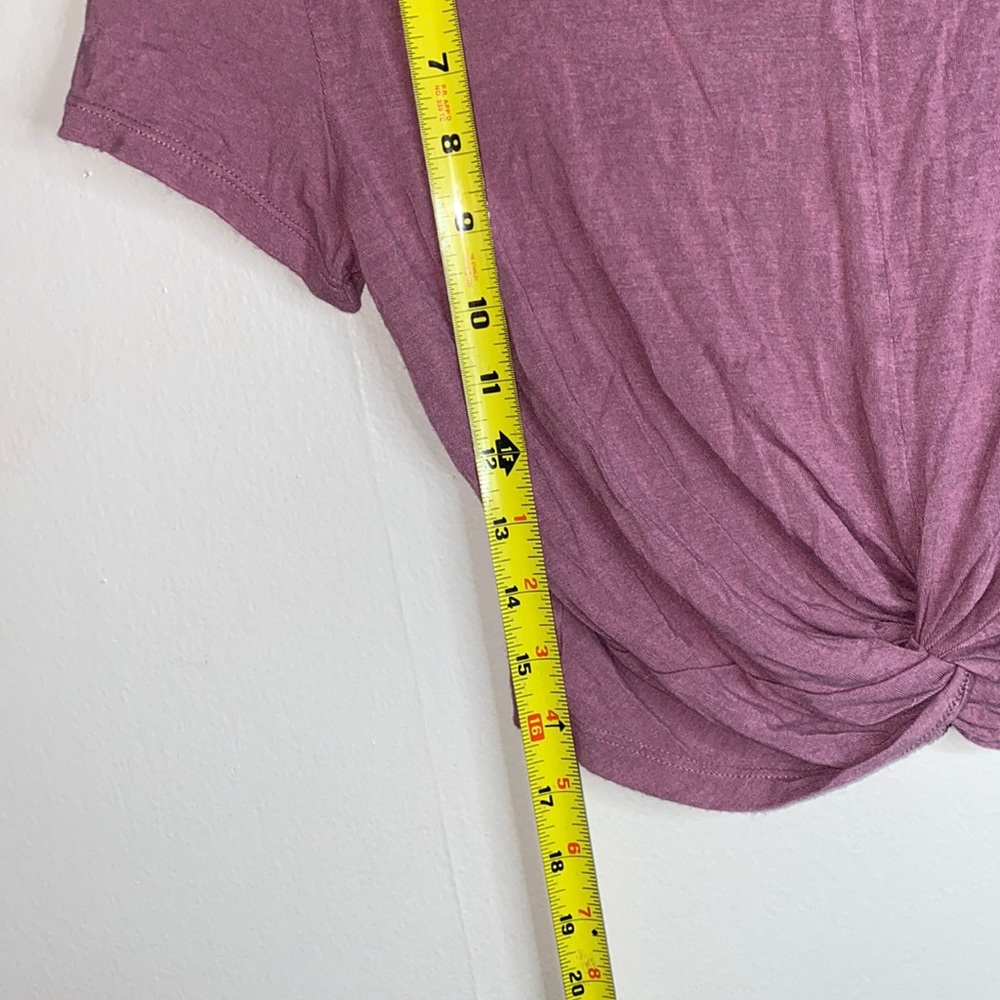 🎈Soft purple top with a knot in the front! - Picture 5 of 7